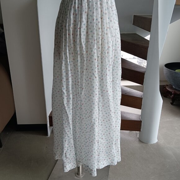 Doen Siena Shirred Floral Print Maxi Dress - Picture 4 of 10